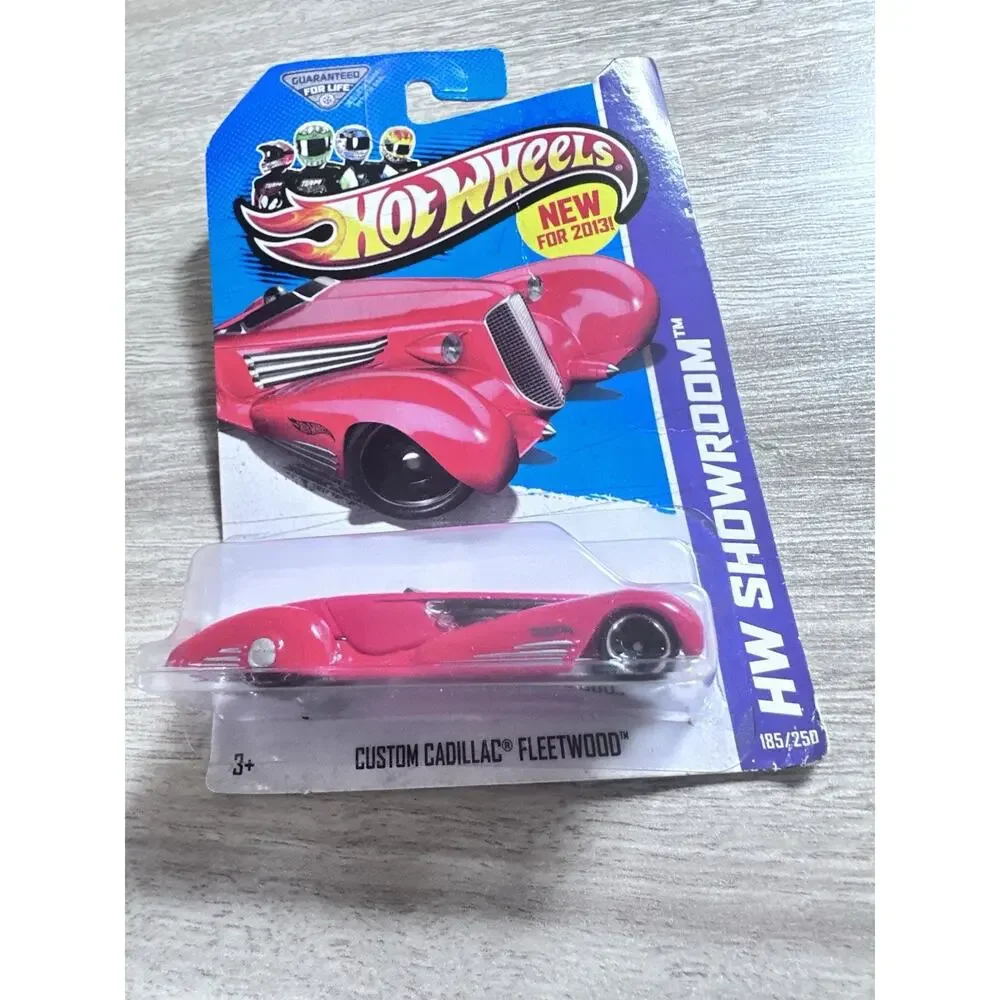 Hot Wheels HW Showroom Custom Cadillac Fleetwood 185/250 Red New H76